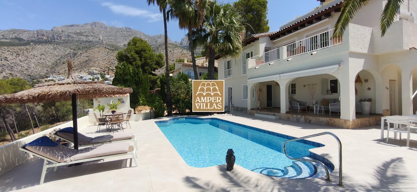 An exclusive property, offering privacy and surrounded by nature